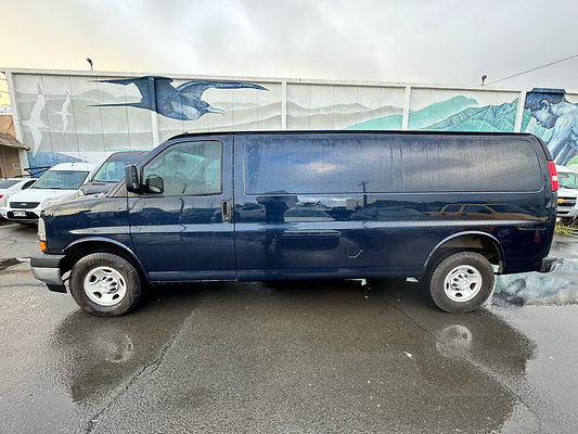 O. HERO CHEVY VAN BLUE SIDE