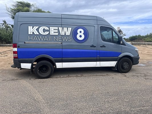 B. MERCEDES SPRINTER RIGHT SIDE