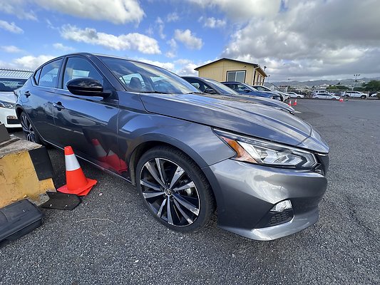 D. NISSAN ALTIMA RIGHT SIDE UBER