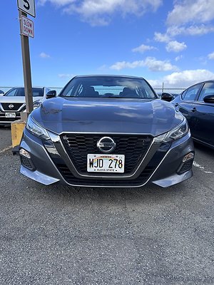 A. NISSAN ALTIMA UBER 1